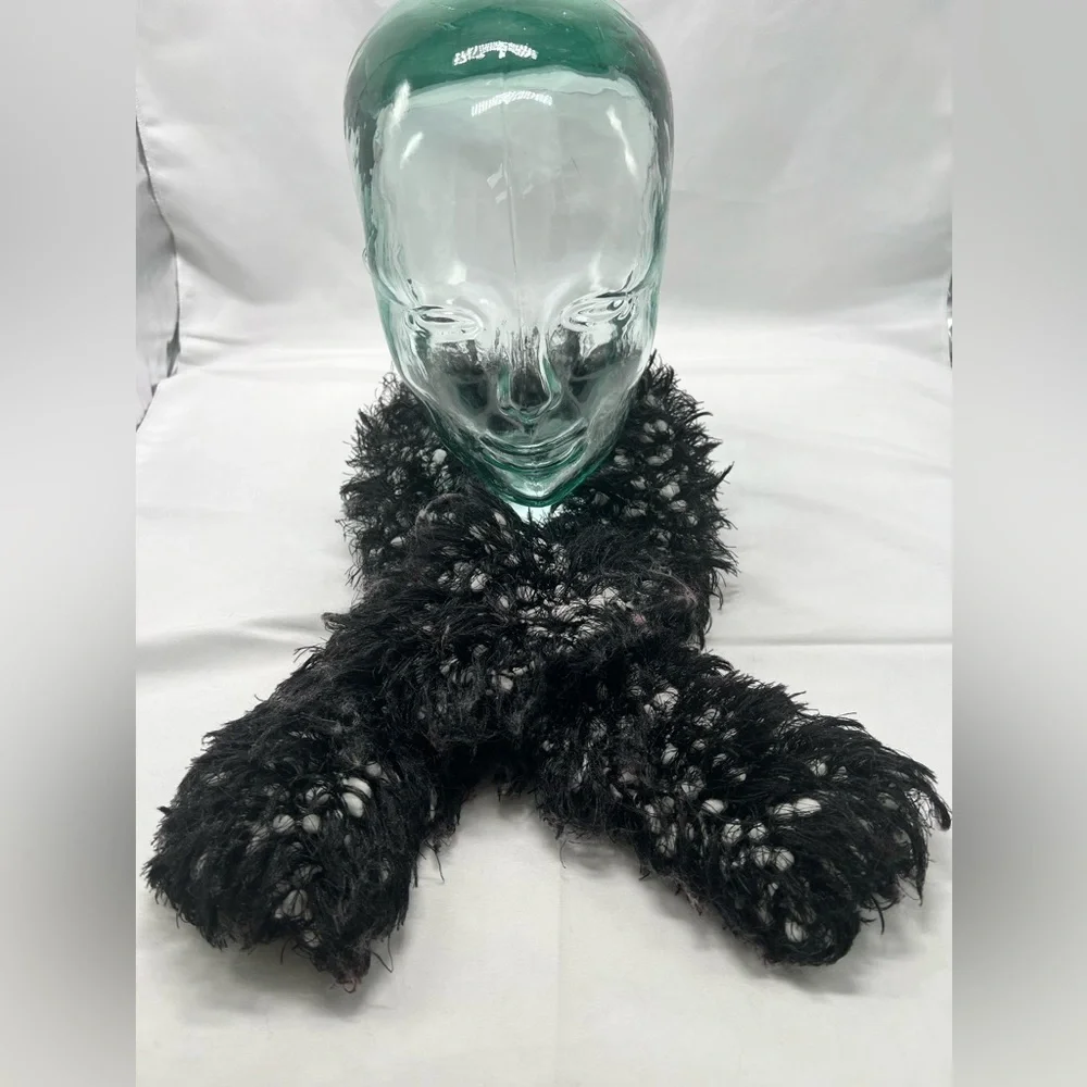 Black and white knit scarf